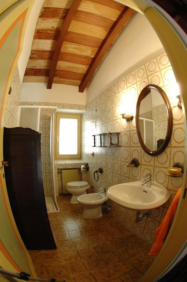 Bed and Breakfast Mirabilia Adrara San Rocco Экстерьер фото